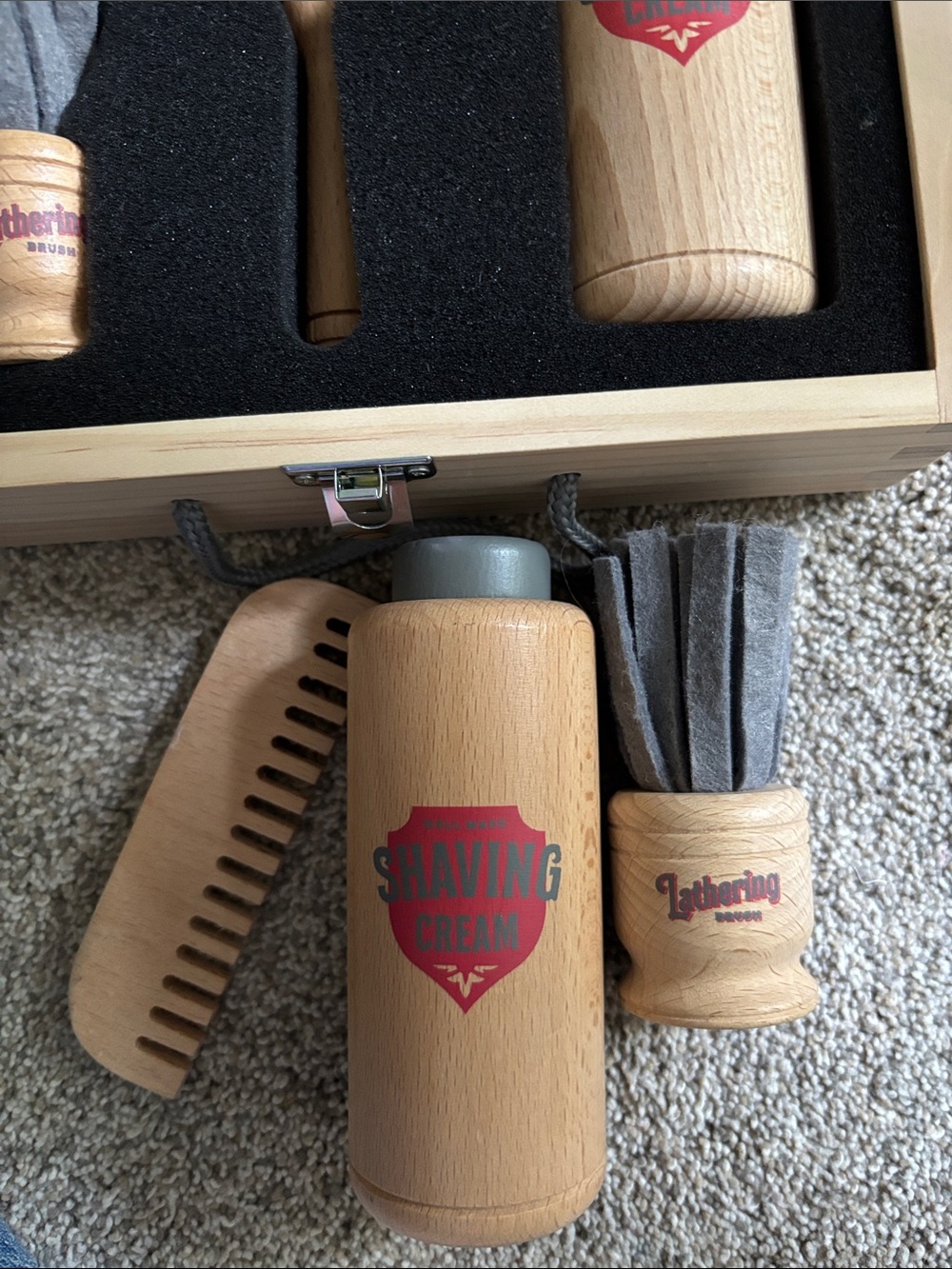 Retired Wooden Hearth & Hand Shaving Kit with extra pieces - Picture 5 of 12